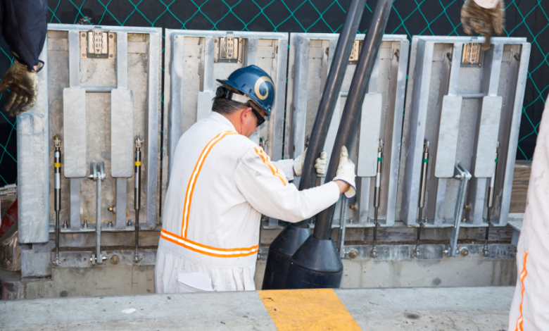 eBlue_ecoZero-Emissions Equipment To Terminals in port of Long Beach nomy_