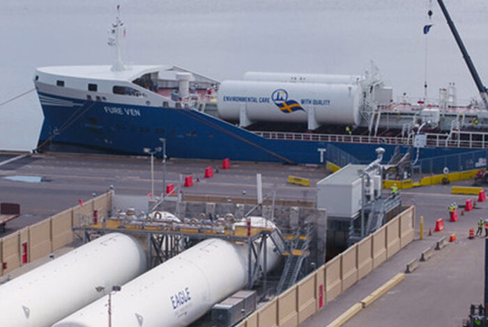 eBlue_economy_VEN Swedish Flagged Tanker the First Foreign Flagged Vessel to Bunker LNG at a US Port