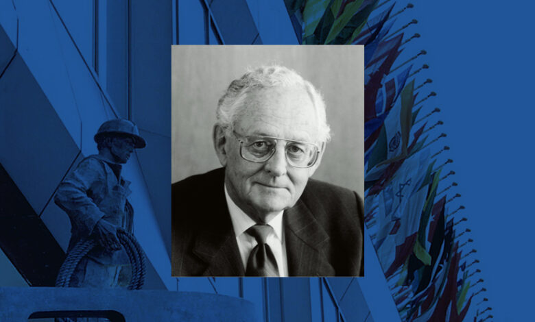 eBlue_economy_ Secretary-General Emeritus Mr. William A. O’Neil