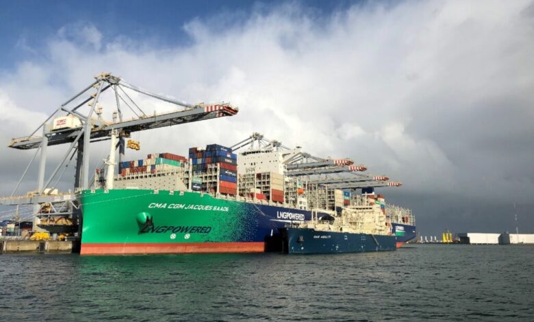 eBlue_economy_Port-of-Rotterdam-shipping-sector-embracing-LNG-as-fuel