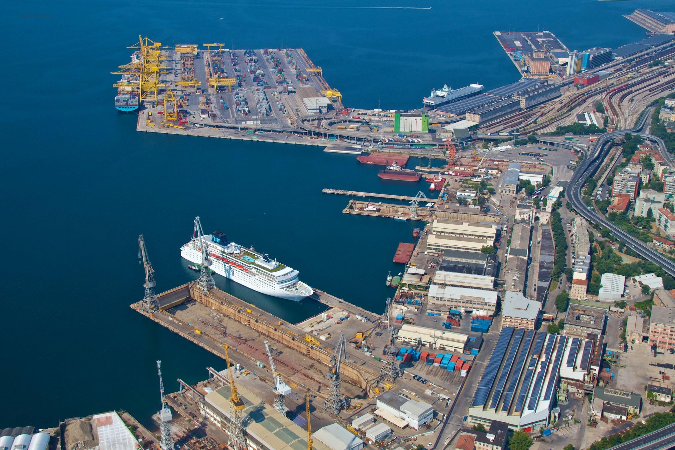 eBlue_ewconomy_Ports_of_Italy