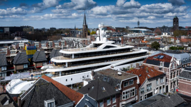 eBlue_economy_33Tight fit as huge super yacht squeezes down Dutch canals