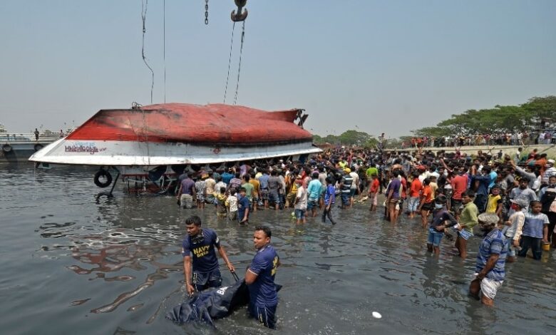 eBlue_economy_At least 26 people dead in Bangladesh ferry crash