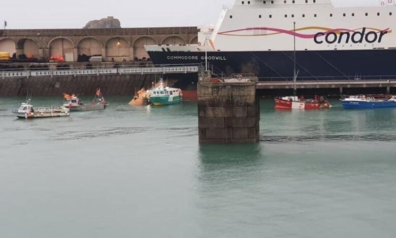 eBlue_economy_ French fishers return home from Jersey as talks end in deadlock