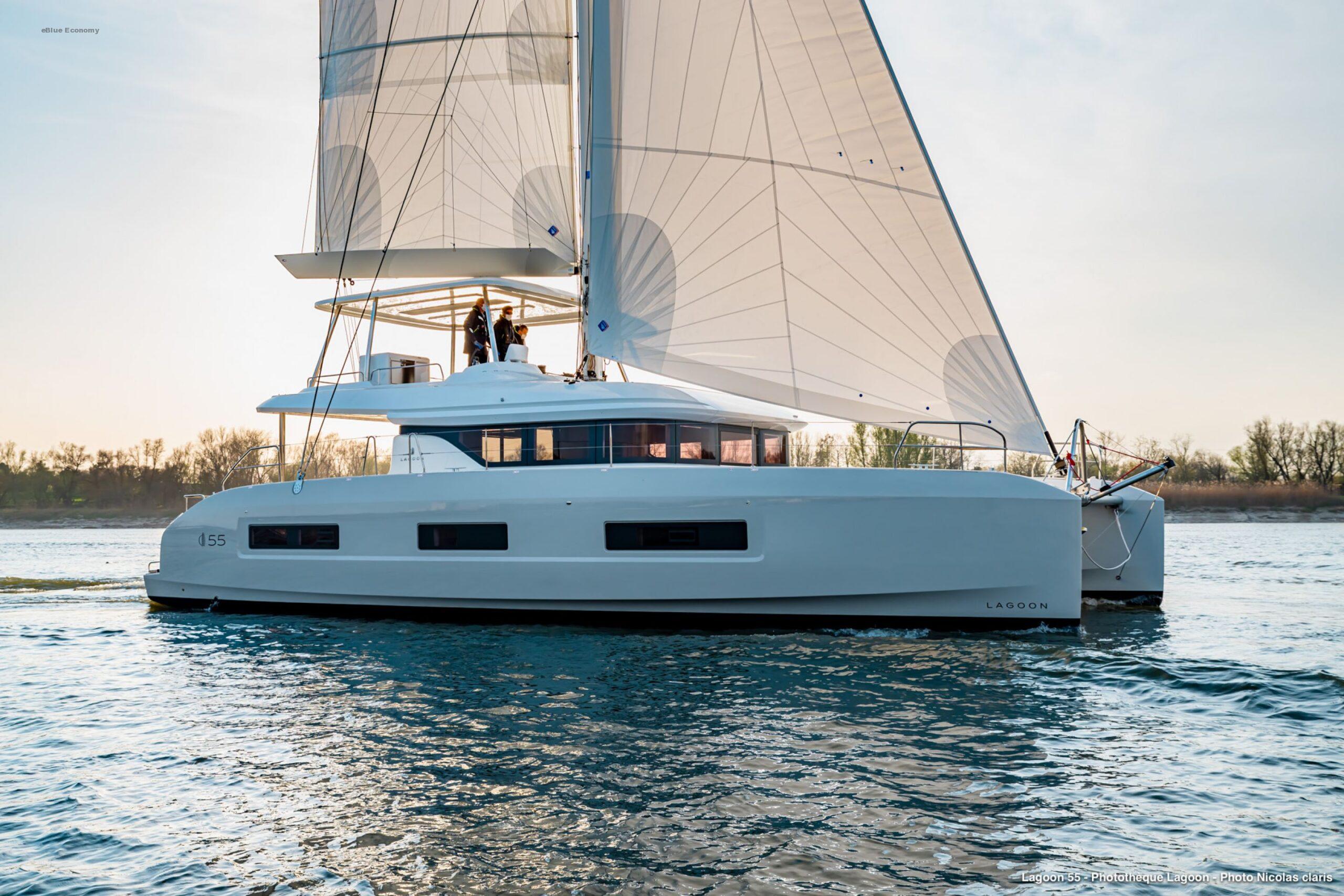 eBlue_economy_Lagoon_Yacht