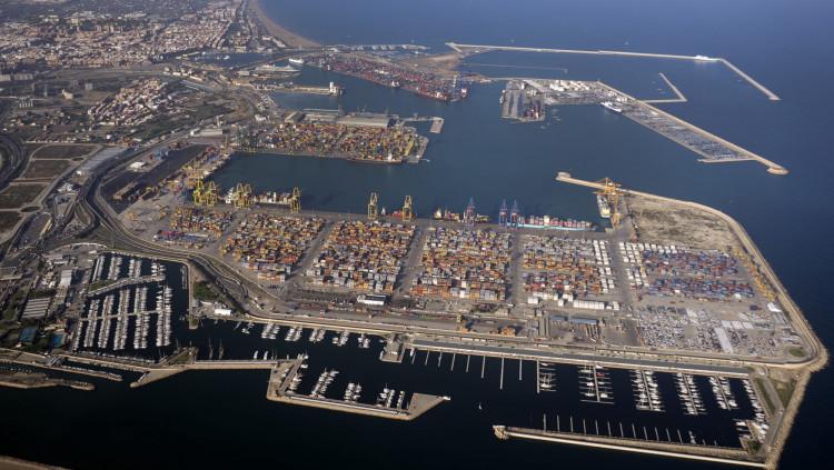 Ports : The Port of València to eliminate one million plastic bottles -  Blue Economy - موقع بحري شامل