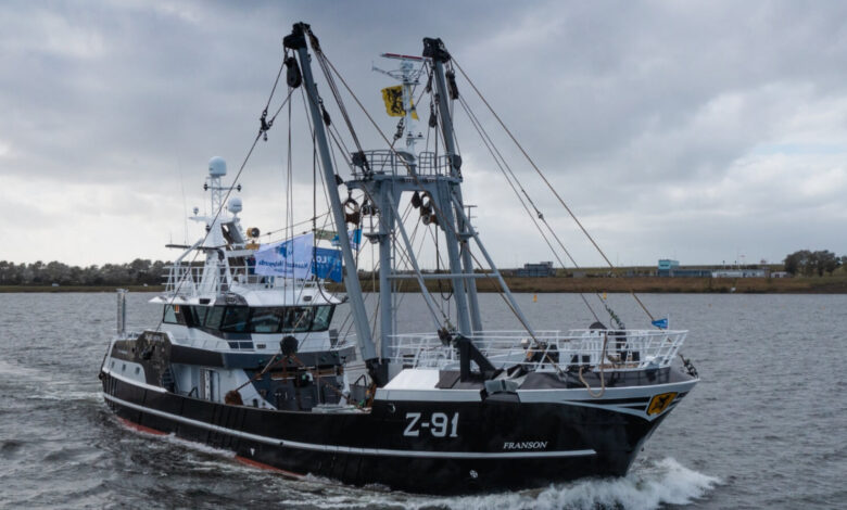 eBlue_economy_Damen Maaskant Shipyards Stellendam delivers 38-metre Beam Trawler to Rederij Long Ships