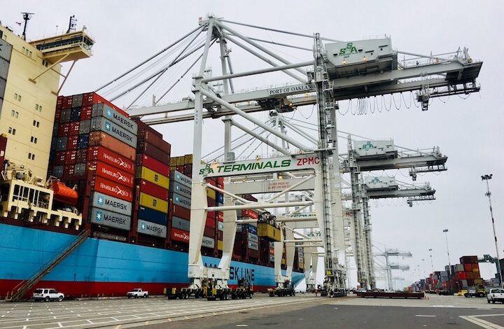 eBlue_economy_Newest, giant crane at Oakland Seaport began operations