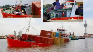 eBlue_economy_Feeder container ships collided in Bangkok, one sank VIDEO