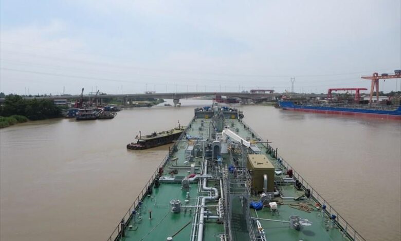 eBlue_economy_Russian tanker ran aground while en route to Iran