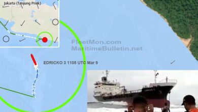 eBlue_economy_Tanker aground, southwest Java
