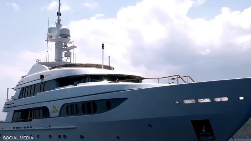 eblue_economy_انتقاما لأوكرانيا.. بحار يغرق يختا فاخرا