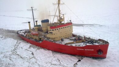 eBlue_economy_Icebreaker fired upon in Mariupol,