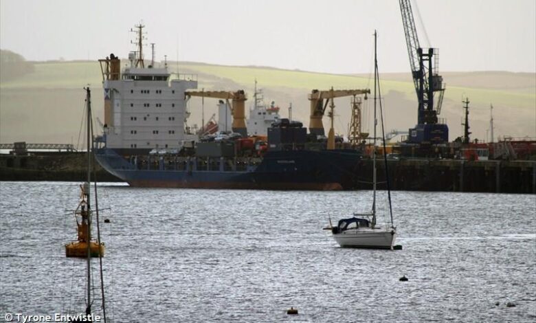 eBlue_economy_Disabled Polish freighter taken on tow, Ionian sea