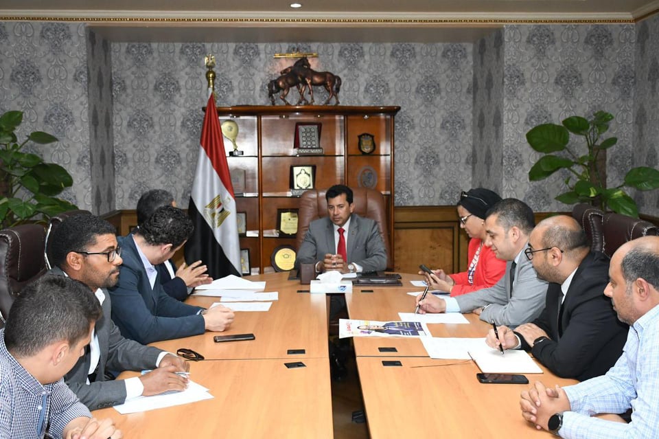 eBlue_economy_ Egyptian Minister of Sports discusses the preparations of the Electronic Sports Federation to launch a package of competitions
