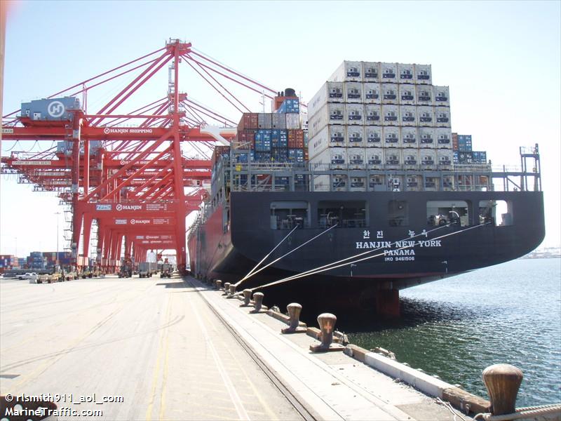 eBlue_economy_ZIM container ship fire in containers