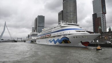 eBlue_economy_ AIDA aan de Wilhelminapier bij Cruise Port Rotterdam (Ries van Wendel de Joode)