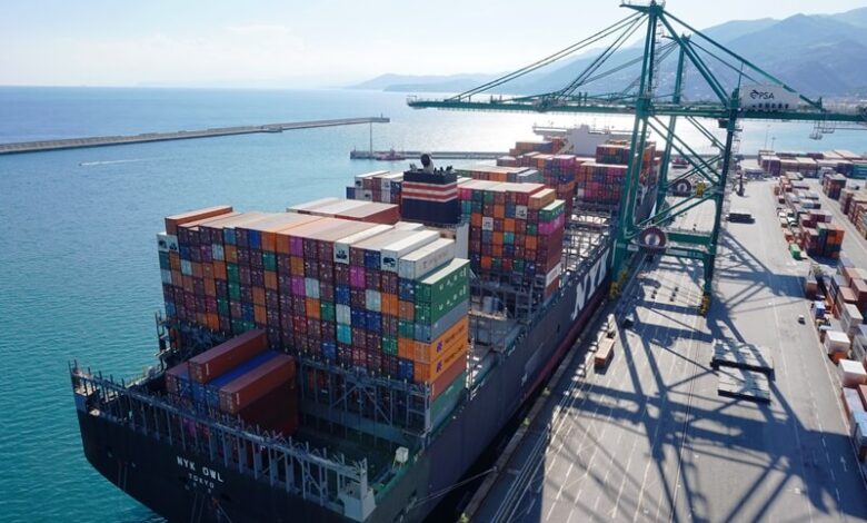 eBlue_economy_Container freight rates from Asia are falling again_ the Mediterranean is cheaper than Northern Europe