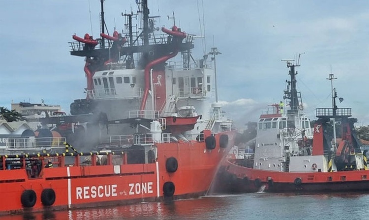 eBlue_economy_Offshore supply tug fire, Greece VIDEO
