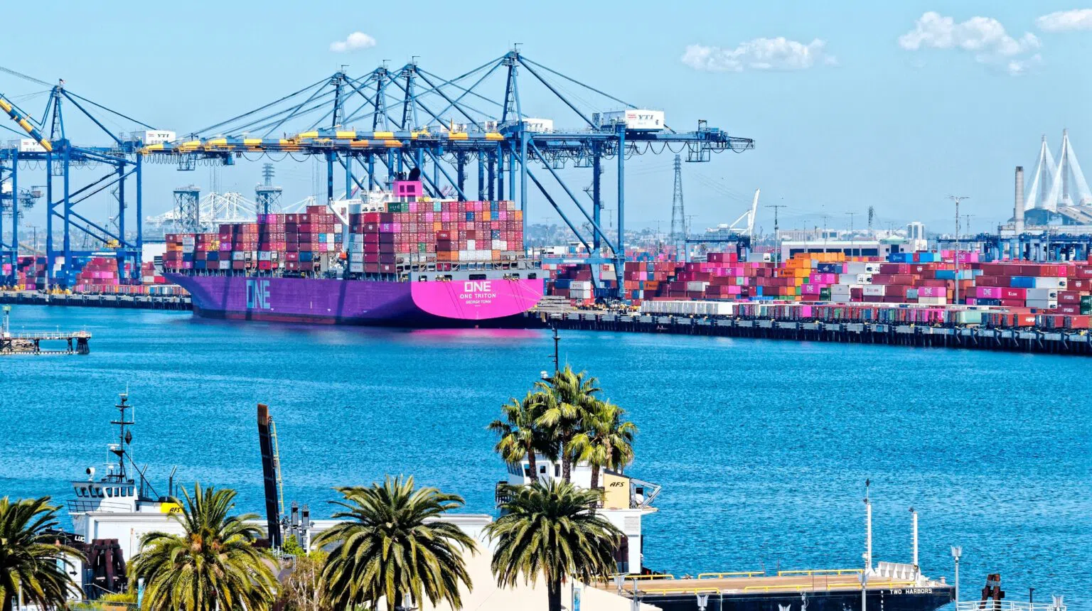 eBlue_economy_Port of LA_ UNPRECEDENTED YEAR INCREASES PORT EMISSIONS